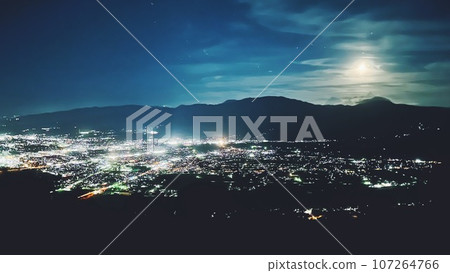 Night view seen from Checkmate C.C. 107264766