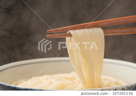 Udon chopsticks 107265138