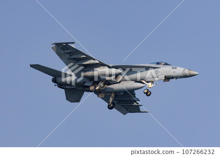 EOSR. Yamaguchi Iwakuni, I feel like there is a pilot. EOSR. Yamaguchi Iwakuni, I feel like there is a pilot. 107266232