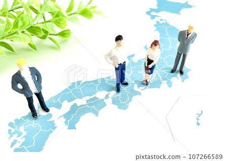 Business people working in Japan, head office or branch office 107266589