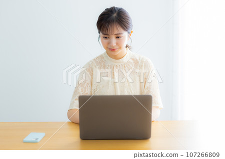 筆記型電腦女 筆記型電腦女 107266809