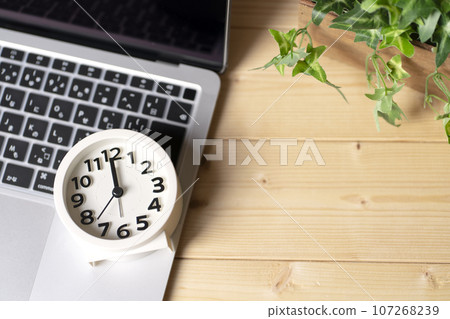 時鐘時間12:00 0:00 24:00 12:00 0:00 24:00 107268239