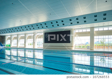 Indoor swimming pool 107268553