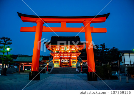 [京都府] 伏見稻荷大社 107269136