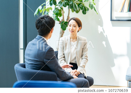 商務討論面試談話 107270639