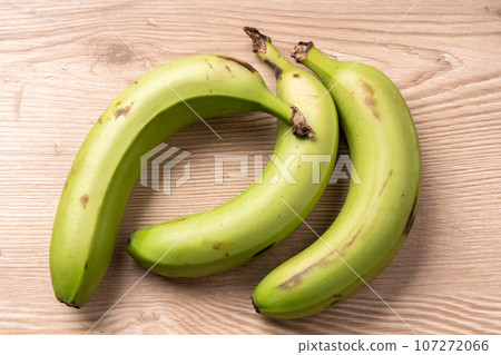 Green banana (from the Philippines) 107272066