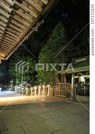 秋天黃昏的高野山寺 107272820