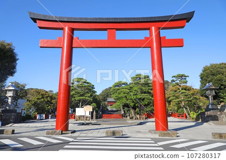 Tsurugaoka Hachimangu Shrine's Three Torii Tsurugaoka Hachimangu Shrine's Three Torii 107280317