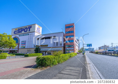 Tokyo cityscape in Japan, overlooking the Espot in front of Kitashin-Yokohama station on the subway Tokyo cityscape in Japan, overlooking the Espot in front of Kitashin-Yokohama station on the subway 107280832