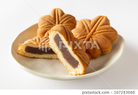 Momiji Manju Japanese Sweets Snack 107283080