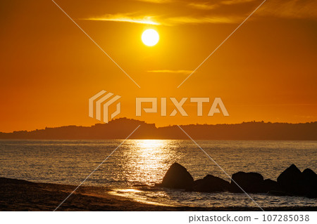 Sunset on the beaches of Spadafora, Sicily 107285038