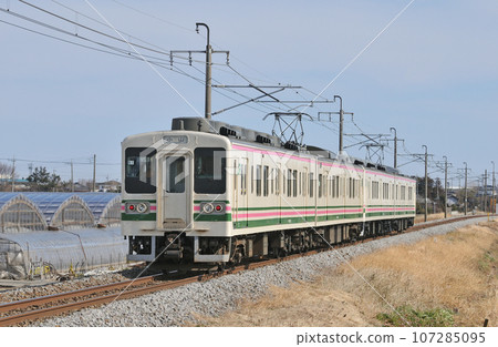 Ryomo Line Isehara-Komagata JR East 107 series R1 formation (Takasaki) 107285095