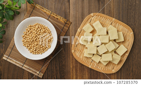 高野豆腐木紋背景 107285370
