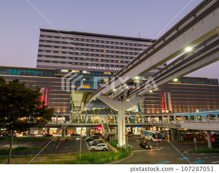 小倉站前的夜景 107287051