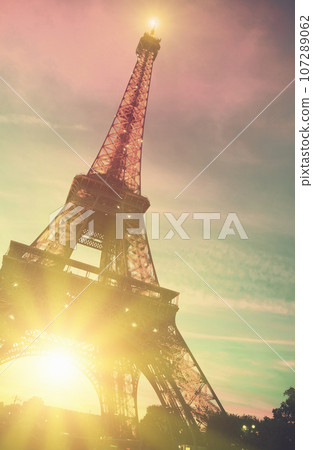 Eiffel Tower at sunset Eiffel Tower at sunset 107289062