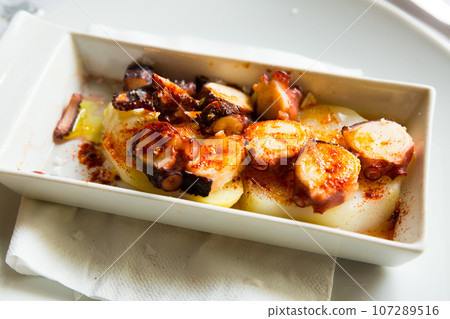 Pulpo a la Gallega (Galician octopus) Pulpo a la Gallega (Galician octopus) 107289516