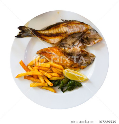 Top view of roasted dorada 107289539