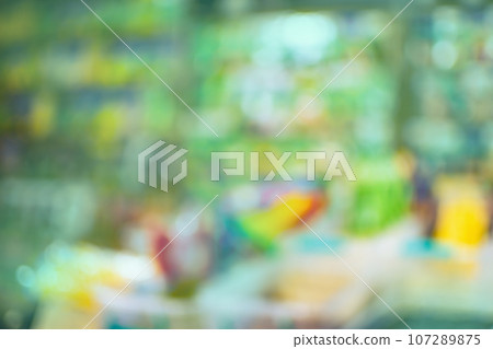 Trendy festival blurred bokeh texture  107289875