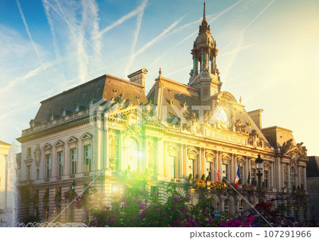 Tours Town Hall in morning Tours Town Hall in morning 107291966