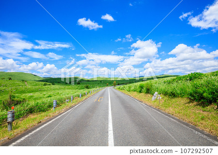 山口縣夏日美你市秋吉台 山口縣夏日美你市秋吉台 107292507