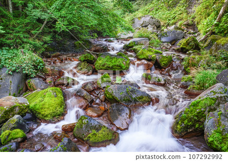 Hida Osaka Gandate Gorge Clear stream of Sawaradani Hida Osaka Gandate Gorge Clear stream of Sawaradani 107292992