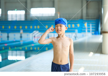 Swimming class boys Swimming class boys 107293956