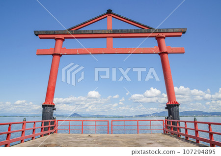 Sanno Torii on the shore of Lake Biwa 107294895