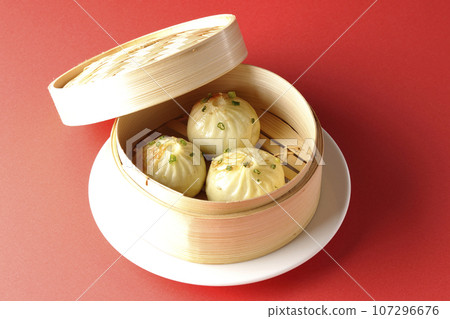 蒸籠蒸小籠包 107296676