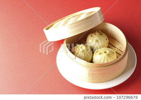 蒸籠蒸小籠包 蒸籠蒸小籠包 107296678