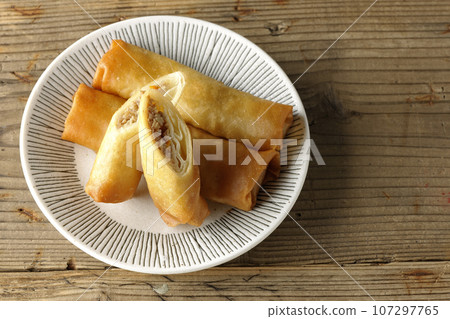 A bird's-eye view of spring rolls, a type of dim sum 107297765