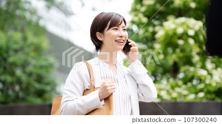 一個女人打個電話 107300240