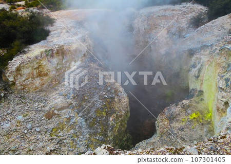 Waiotapu Thermal Wonderland Crater Waiotapu Thermal Wonderland Crater 107301405