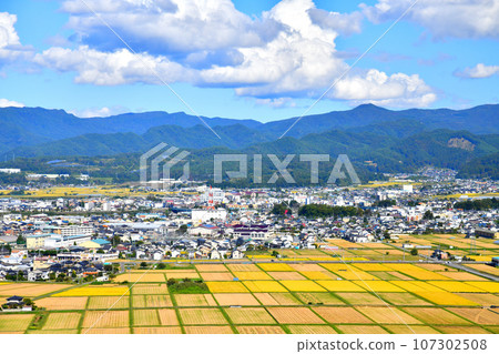 View of the area around Nakagomi Station from Nozawa, Saku City, Nagano Prefecture (Saku City, Nagano Prefecture) [2023.9] 107302508