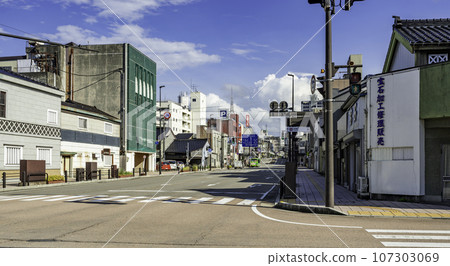 高岡山町筋街景 貴船町十字路口 富山縣高岡市 107303069