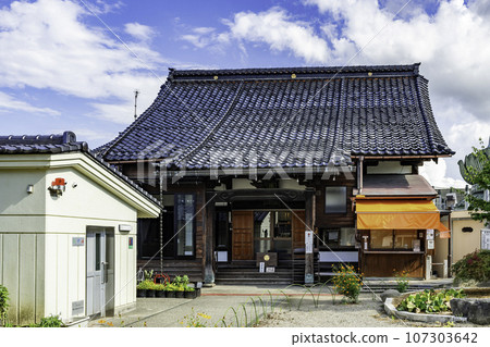 Takaoka Great Buddha Daibutsuji Temple Takaoka City, Toyama Prefecture Takaoka Great Buddha Daibutsuji Temple Takaoka City, Toyama Prefecture 107303642