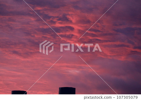 Morning glow 107305079