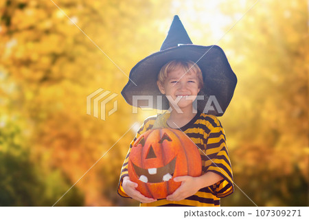 Kids trick or treat. Halloween fun for children. 107309271