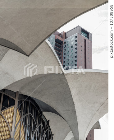 Architecture design view of the classic Central Mosque and Islamic Center and the new Condominium are coexisted perfectly. Architecture design view of the classic Central Mosque and Islamic Center and the new Condominium are coexisted perfectly. 107309959