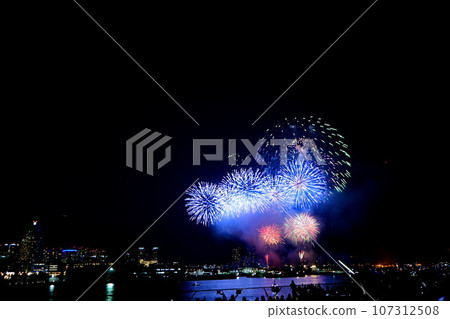 煙花橫濱/神奈川縣報紙菸花匯演2014年橫濱大學橋(山下公園)2014年8月5日 煙花橫濱/神奈川縣報紙菸花匯演2014年橫濱大學橋(山下公園)2014年8月5日 107312508