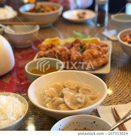 Chinese cuisine  107313024