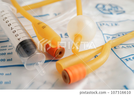 Foley catheter and urine drainage bag collect urine for disability or patient in hospital. Foley catheter and urine drainage bag collect urine for disability or patient in hospital. 107316610