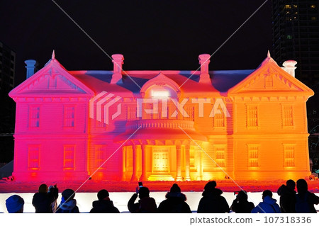 札幌冰雪節：大通會場的大型發光雪像 107318336