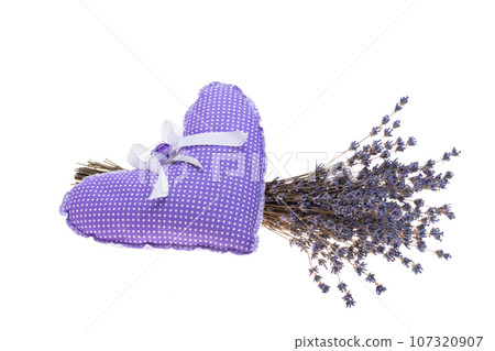 lavender heart with dry lavender isolated lavender heart with dry lavender isolated 107320907