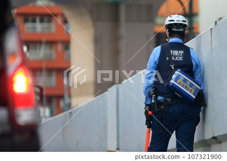 警方嚴厲打擊交通違法行為 107321900