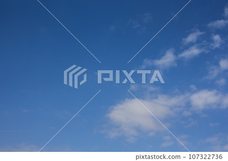 Blue sky / white clouds Blue sky / white clouds 107322736