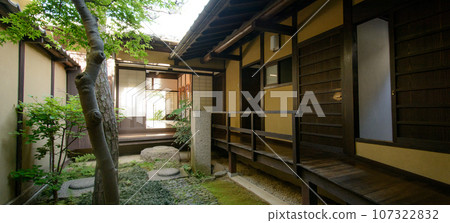Nara City Naramachi Lattice House Courtyard 107322832