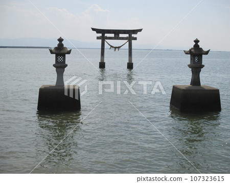 Undersea torii of Einotsurugi Shrine, Shiranui-cho, Uki City, Kumamoto Prefecture, known for having a torii gate in the sea Undersea torii of Einotsurugi Shrine, Shiranui-cho, Uki City, Kumamoto Prefecture, known for having a torii gate in the sea 107323615