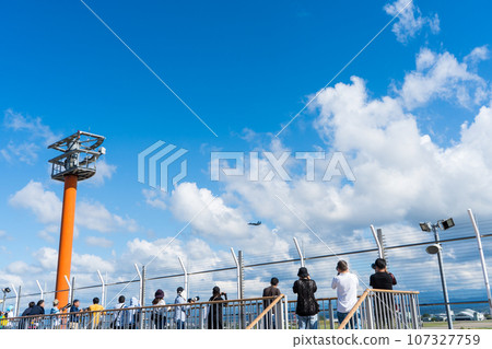 Image of a clear blue sky and watching fighter jets fly from the Komatsu Airport Observation Deck | Komatsu City, Ishikawa Prefecture Image of a clear blue sky and watching fighter jets fly from the Komatsu Airport Observation Deck | Komatsu City, Ishikawa Prefecture 107327759