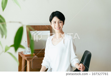 Adult woman taking care of her skin and relaxing 107327781