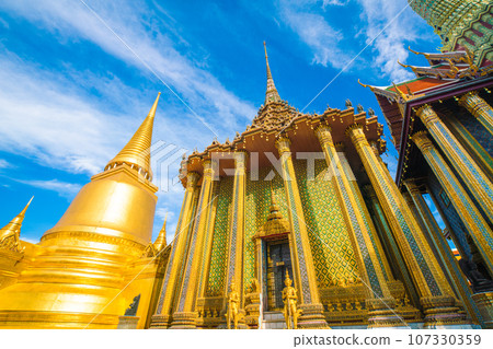 Golden pagoda of wat phra kaew emerald temple sightseeing travel religion Golden pagoda of wat phra kaew emerald temple sightseeing travel religion 107330359